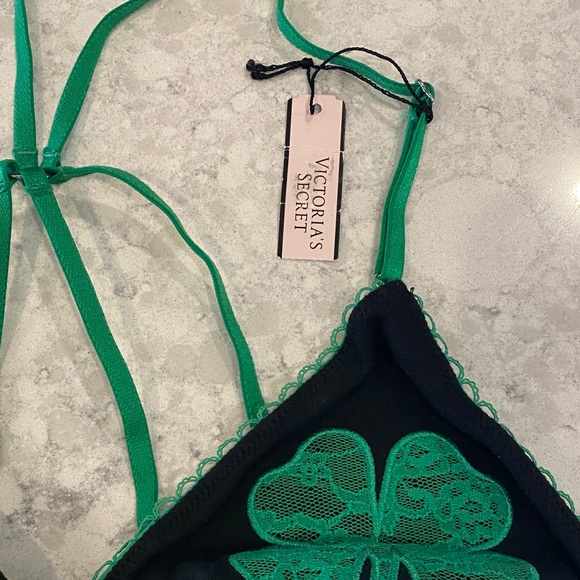 Victoria's Secret Other - Victoria's Secret Emerald and Black Lace Bralette